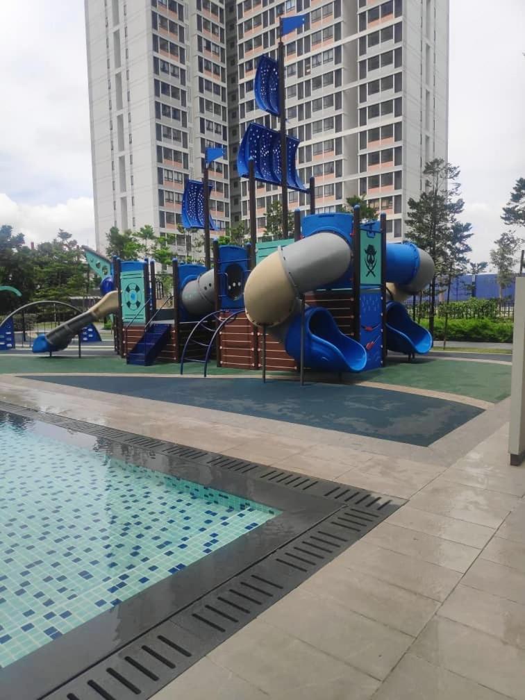Happy Family Horizon Suite - Near Xiamen-Klia Netflix Kampong Melot Exteriör bild