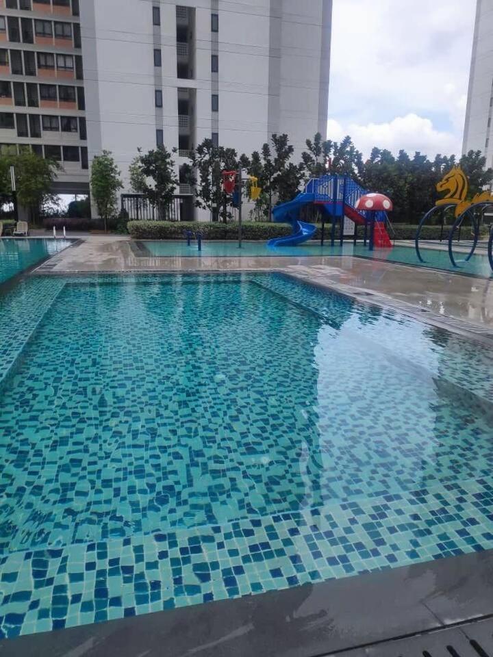 Happy Family Horizon Suite - Near Xiamen-Klia Netflix Kampong Melot Exteriör bild